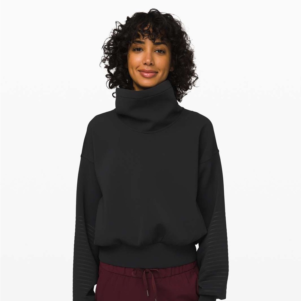 BNWOT lululemon full flourish pull over